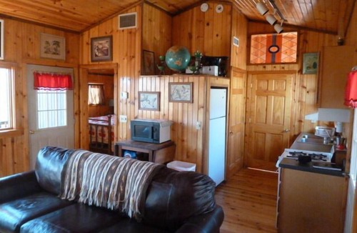 Carbondale Cabin | Pine Cabin #3 on 30 Acres! 1 mi. from Carbondale, IL & SIUC Campus