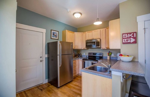 Stowe Apartment | Pinnacle Suite at 109 Main