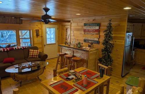 Pittsburg Cabin | Pittsburg, NH Woodland getaway- DIRECT ACCESS TO TRAILS, plenty of parking!