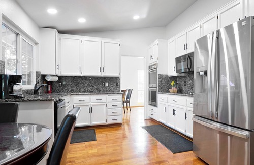 Pleasanton House | Pleasanton Gem: Entire House 4 Beds/Bonus RM! Convenient to BART & Shopping!