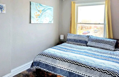 Tower Grove East Apartment | Plush 2Bed King- Monthly Travelers Encouraged