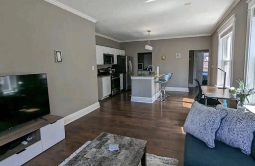Tower Grove East Apartment | Plush 2Bed King- Monthly Travelers Encouraged