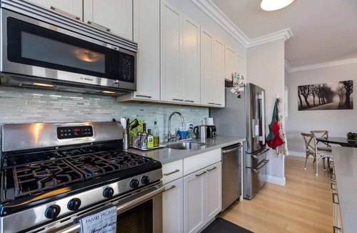 Nob Hill Condo | Plush Three Bedroom Private Getaway in the Heart of Nob Hill!