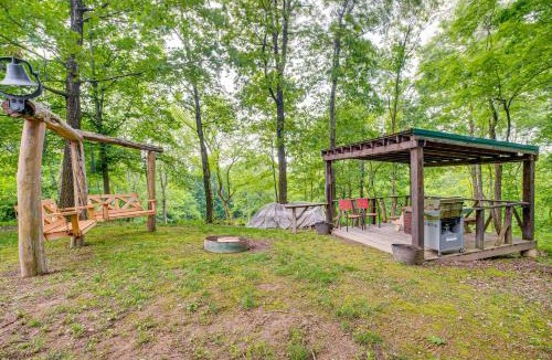 White Cottage House | Pond & Fire Pit: Charming Log Cabin near Blue Rock