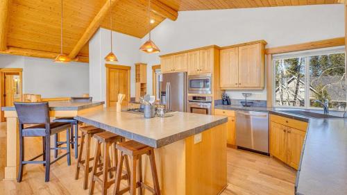 Three Rivers House | Pony Express 7