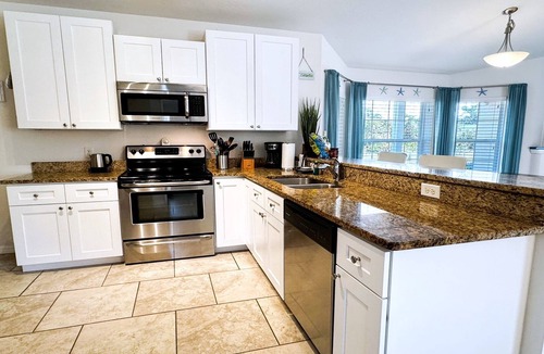South Venice Villa | Pool & Beach – Shark Teeth Hunting – Families welcome – Pool Heater included!