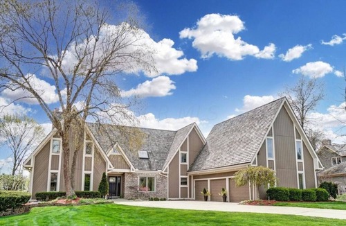 Dublin House | Premier Memorial Tournament Vendor Rental – 11th Hole Oasis walkout plus Bar!