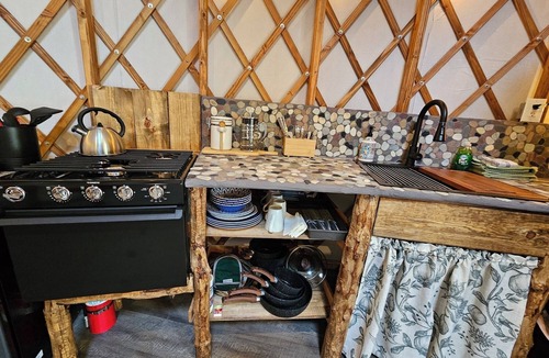 Slana House | Premium Comfort in the Wilderness