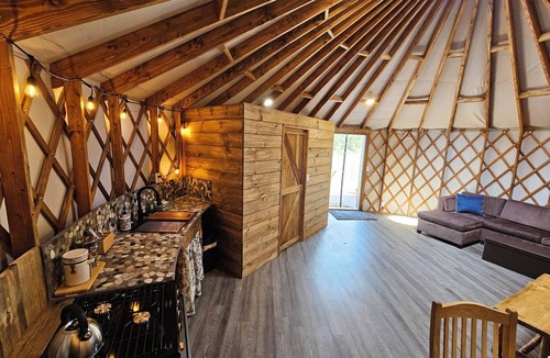 Slana House | Premium Comfort in the Wilderness