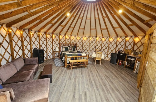 Slana House | Premium Comfort in the Wilderness