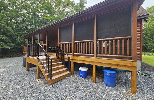 Weeks Mills Cabin | Price's Point - Cabin on the water