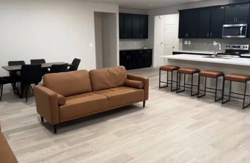 Peters House | Prime Location Residence