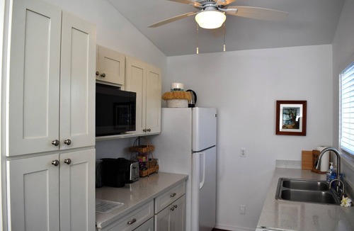 Waialee Apartment | Pristine Haleiwa North Shore Beachside Retreat-30 night minimum!