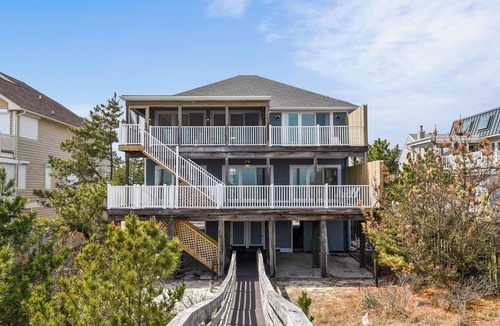 Bethany Beach House | PRIVATE BEACH GATED COMMUNITY! Exceptional OCEAN FRONT beach home is brimming with casual elegance and just perfect for families vacationing together!