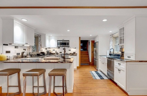 Harrison House | Private Beach! Kayak, Swim, Fish! Hot Tub, Sauna & Boat Dock. Year-Round Fun!