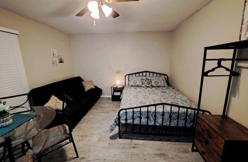 Lewisville Apartment | Private & Central Studio Apt @NorthDFW by I-35 Fwy. Free W&D Stays 30+ days only