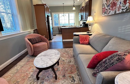 Greene House | Private Cozy 1-bedroom with Mt. Washington View close to Hospitals