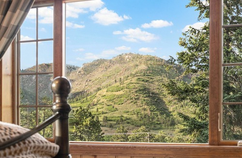 Cascade-Chipita Park Cottage | Private Family Home: Spacious Patio, Hot Tub, Fire Pit by Forest & Peak Retreats