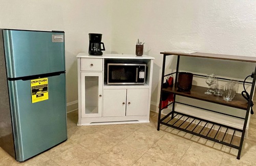 Mount Davidson Apartment | Private Ground-Level Studio near Public Transit, Shopping, & Nature