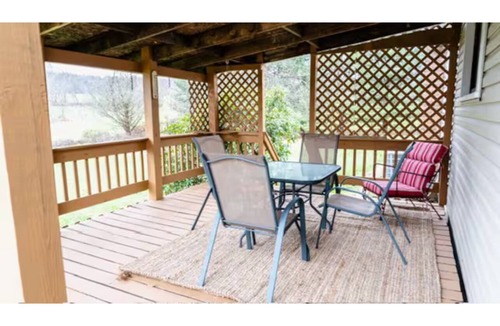 Mount Liberty House | Private Home Near I71, Snow Trails, Golf & Race Tracks