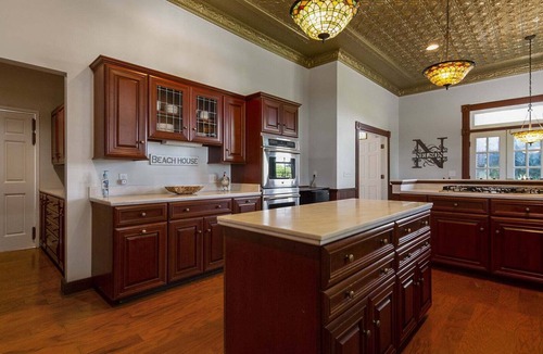 Narragansett House | Private IN-GROUND POOL & YARD! Fabulous coastal retreat close to beaches, BI Ferry & more!