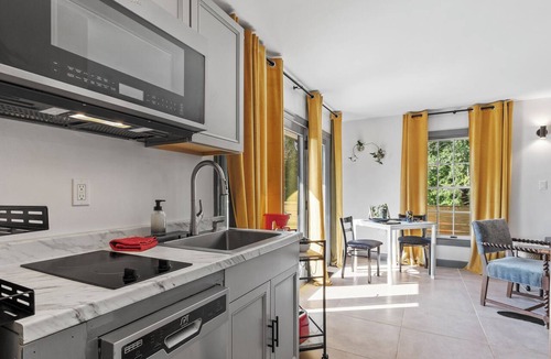 Burnsville Apartment | Private King Suite with Spa Bath, Full Kitchen & Pasture Views Near Town
