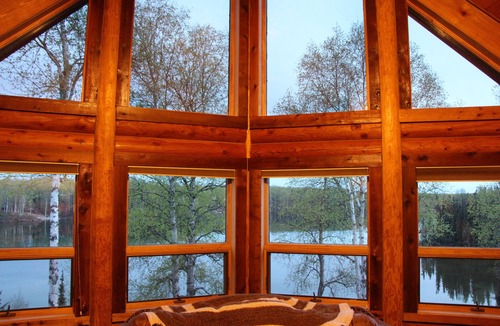 Susitna North Cabin | Private lakefront cabin with WiFi in charming Talkeetna, Alaska