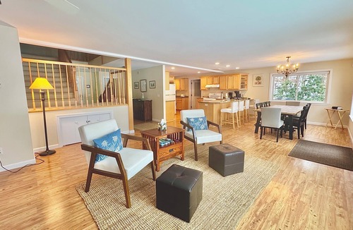 West Minot House | Private lakefront escape–kayak, swim, fish & ski in ME