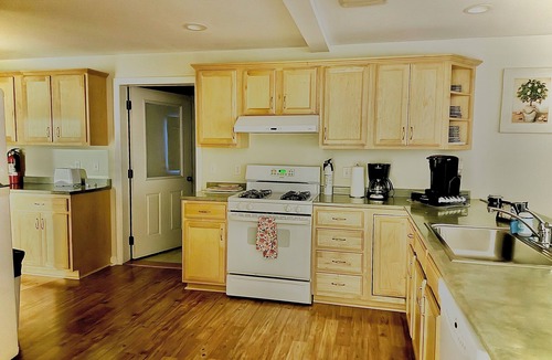 West Minot House | Private lakefront escape–kayak, swim, fish & ski in ME