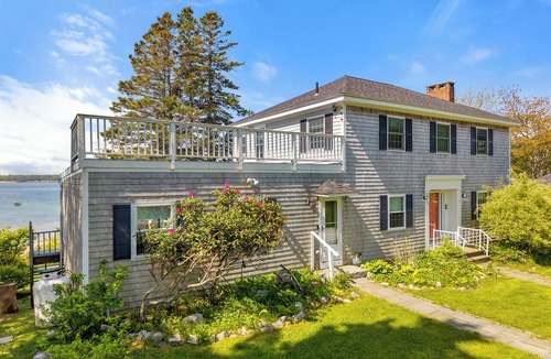 Brooklin House | Private Oceanfront Oasis 4-bedroom house in Brooklin perfect for your getaway