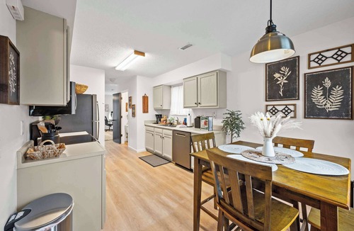 Dry Ridge House | Private Parking, Fire Ring, King Beds - Near Ark!