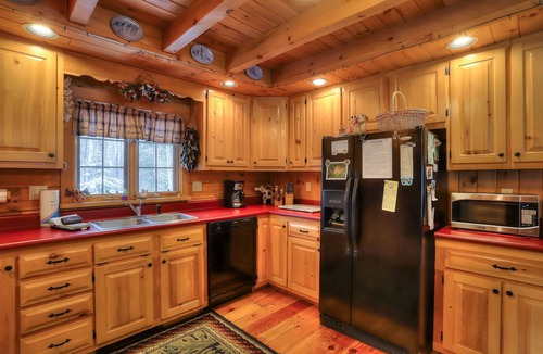 Rangeley Plantation House | Private Rangeley Log Cabin | ATV & Snowmobile Access | Dog Friendly
