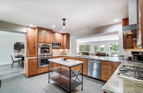 Celina House | Private Seasonal Pool, Dock & Hot Tub Spacious Dog-Friendly Near Lake