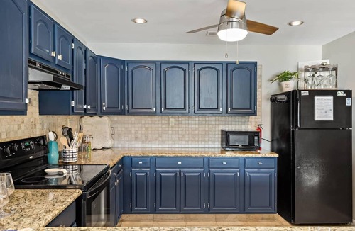 Enchanted Oaks House | Private Waterfront Cove | Game Room | Dock | Pet Friendly | Fire Pit | Kayaks | Family Time