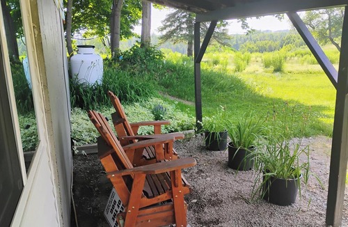 Littleton Cottage | Quaint 1-bedroom country cottage for a relaxing stay