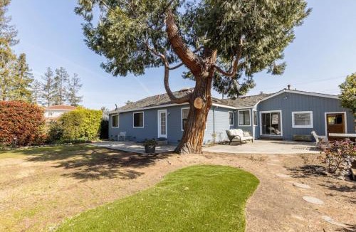 Palo Alto House | Quaint and Charming 4BR Tranquil Palo Alto Retreat