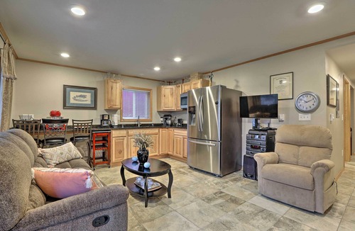 Mendenhaven Apartment | Quaint Juneau Apt w/Scenic Mountain Surroundings!