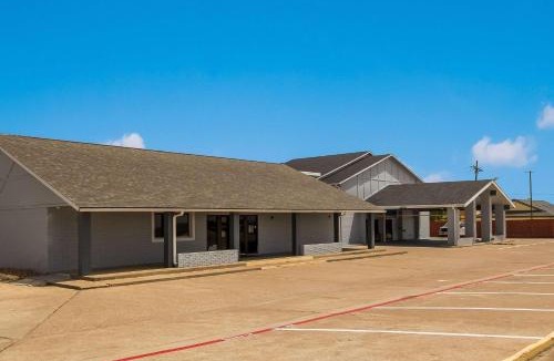 Madisonville Hotel | Quality Inn Madisonville