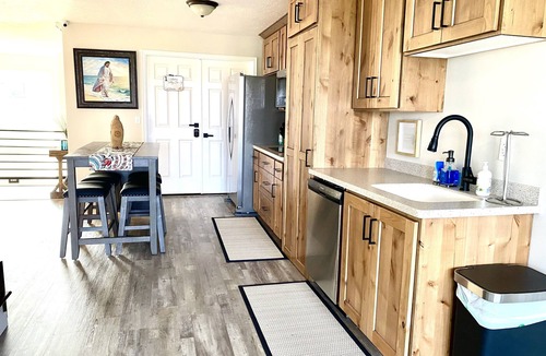 Emery County House | Queen Bed w/Private Bathroom
