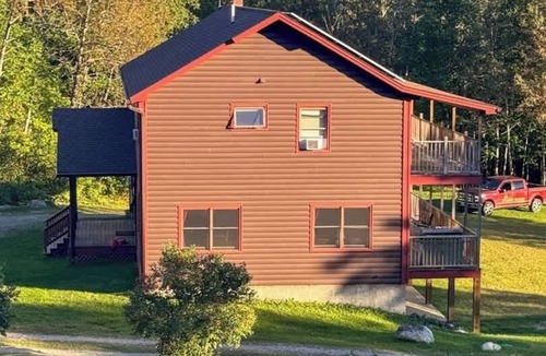 The Forks Cabin | Queen Room in Riverfront Lodge in West Forks
