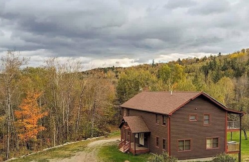 The Forks Cabin | Queen Room in Riverfront Lodge in West Forks