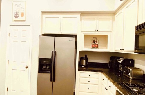 Tracy House | Quiet and Civilized Community ，Big RV Parking，Five-star reviews on website air….