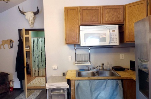 North Pole Cabin | Quiet, Humble, 1-bedroom cabin in charming North Pole perfect for a cozy getaway
