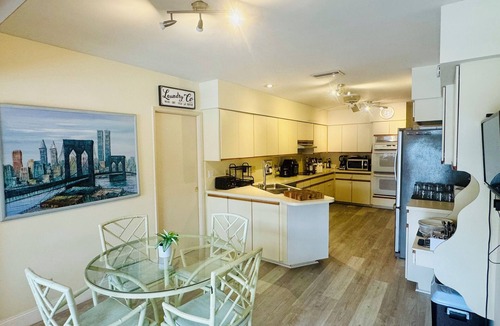 Harbor Beach House | Quiet Luxury Canal Villa Near Fort Lauderdale Beach, restaurants and shops