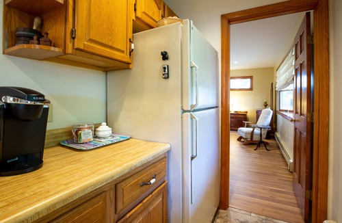 Newport East House | Quiet oasis minutes from beaches, vineyards and downtown Newport