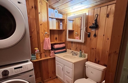 Mount Vernon House | Quiet three bedroom lakefront retreat with over an acre, and 250 feet lakefront!