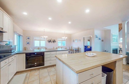 Ocean View House | Quillens Point home w/5 decks, screened porch, grill & shared tennis - dogs OK