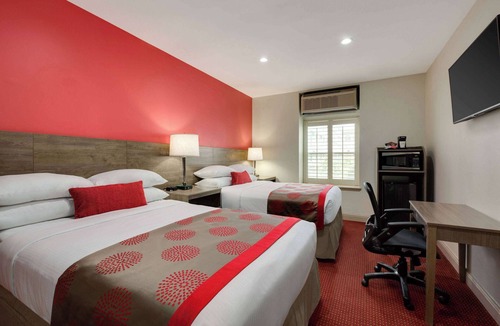 Downtown Oakland Hotel | Ramada by Wyndham Oakland Downtown City Center