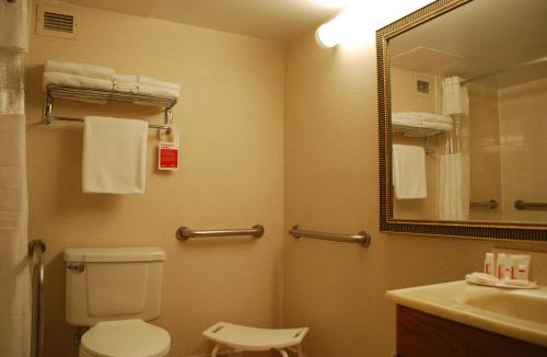 Triangle Hotel | Ramada by Wyndham Triangle/Quantico