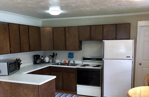Mendenhall Valley House | Raw Gold - Affordable, Near Mendenhall Glacier, Trails, and Conveniences - DISCOUNTS ON TOURS!